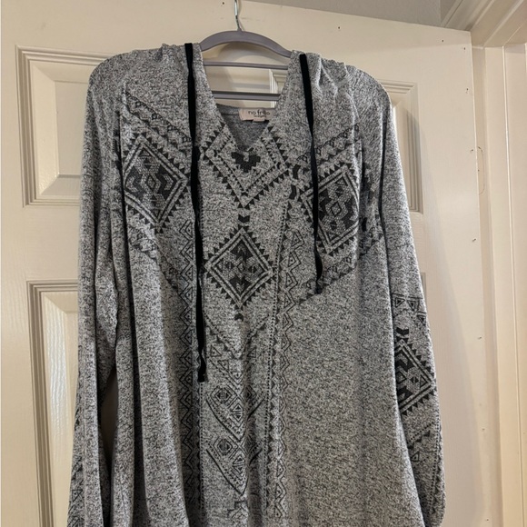 No Frills Sweater - Picture 1 of 3